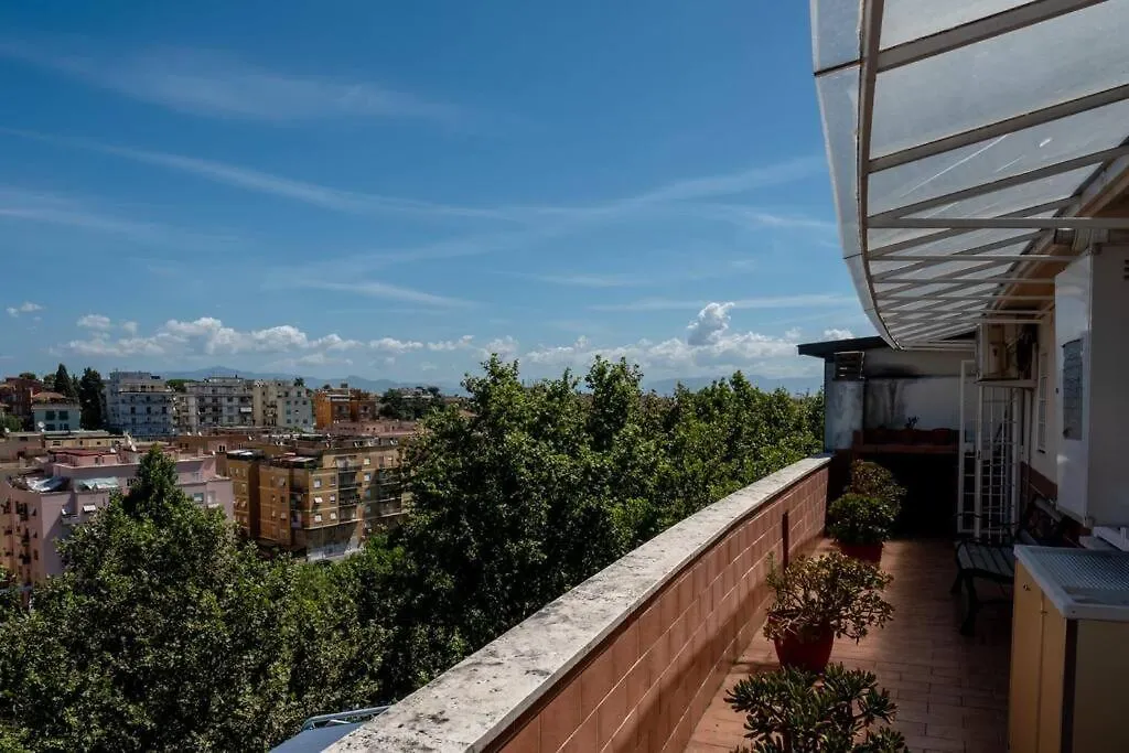 ローマAttico Per Quattro Persone Sulla Nomentana, Wi-Fi, Aria Condizionataアパートメント イタリア